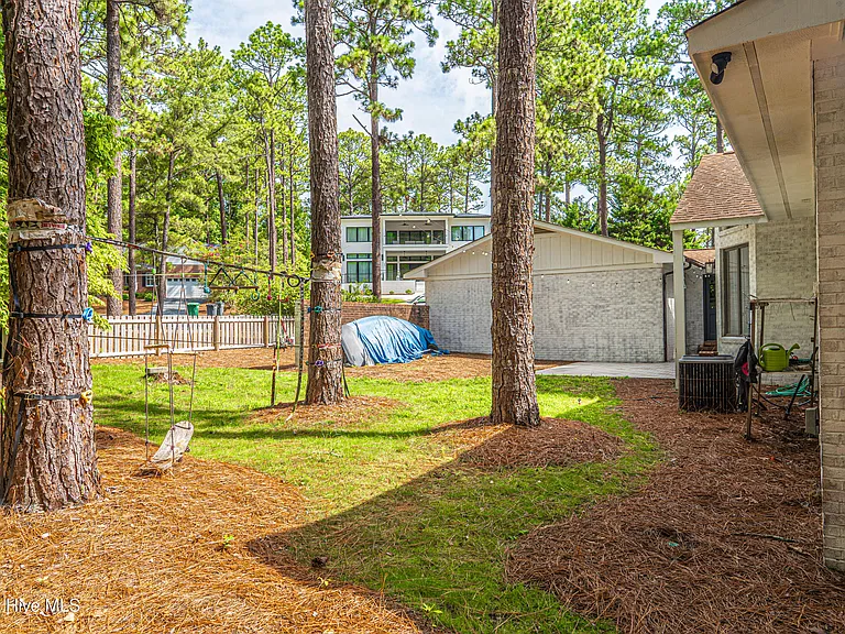 2 Sassafras Ln — Photo 47