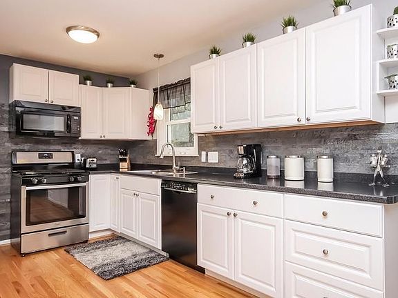 2nd image of 448 Manor Dr