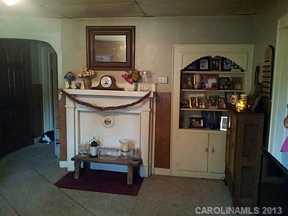2nd image of 1306 Ash St