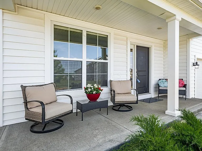 9222 Ash Grove Dr — Photo 2