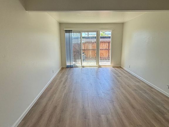 4th image of 500 Russell Ave #1