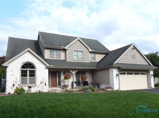 6034 Apple Meadow Dr, Sylvania, OH 43560