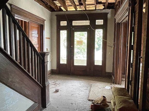 3rd image of 916 Prospect Ave