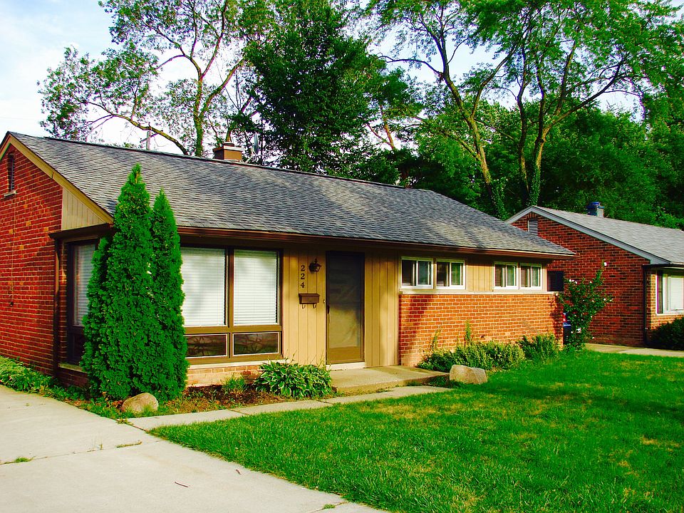 1st image of 224 Huntley Ave