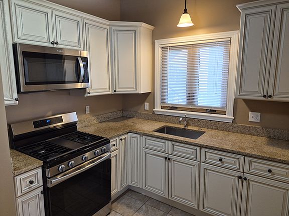 3rd image of 261 Martsolf Ave #1
