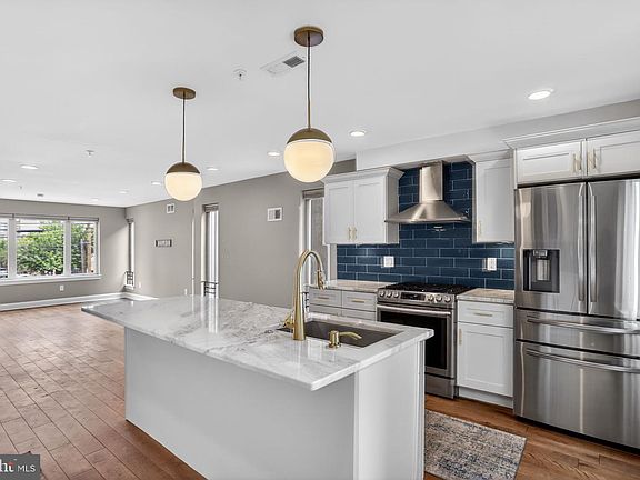 3rd image of 2612 E Albert St #3