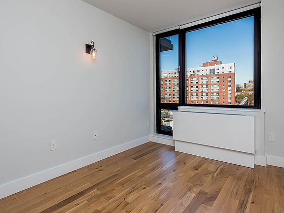 4th image of 670 Pacific St #507