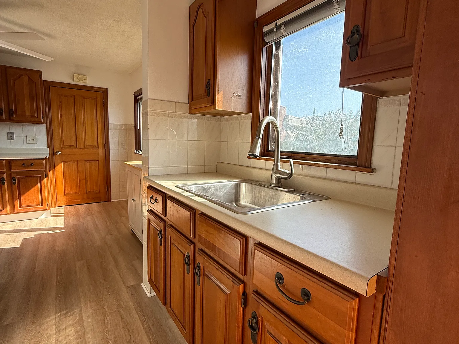 3 bed, 1100 sqft, $3,250 — Photo 4