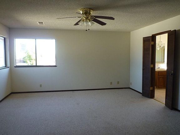5th image of 25 Frey Pl