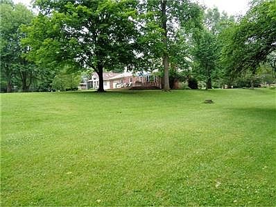 3rd image of 702 Greenlee Dr