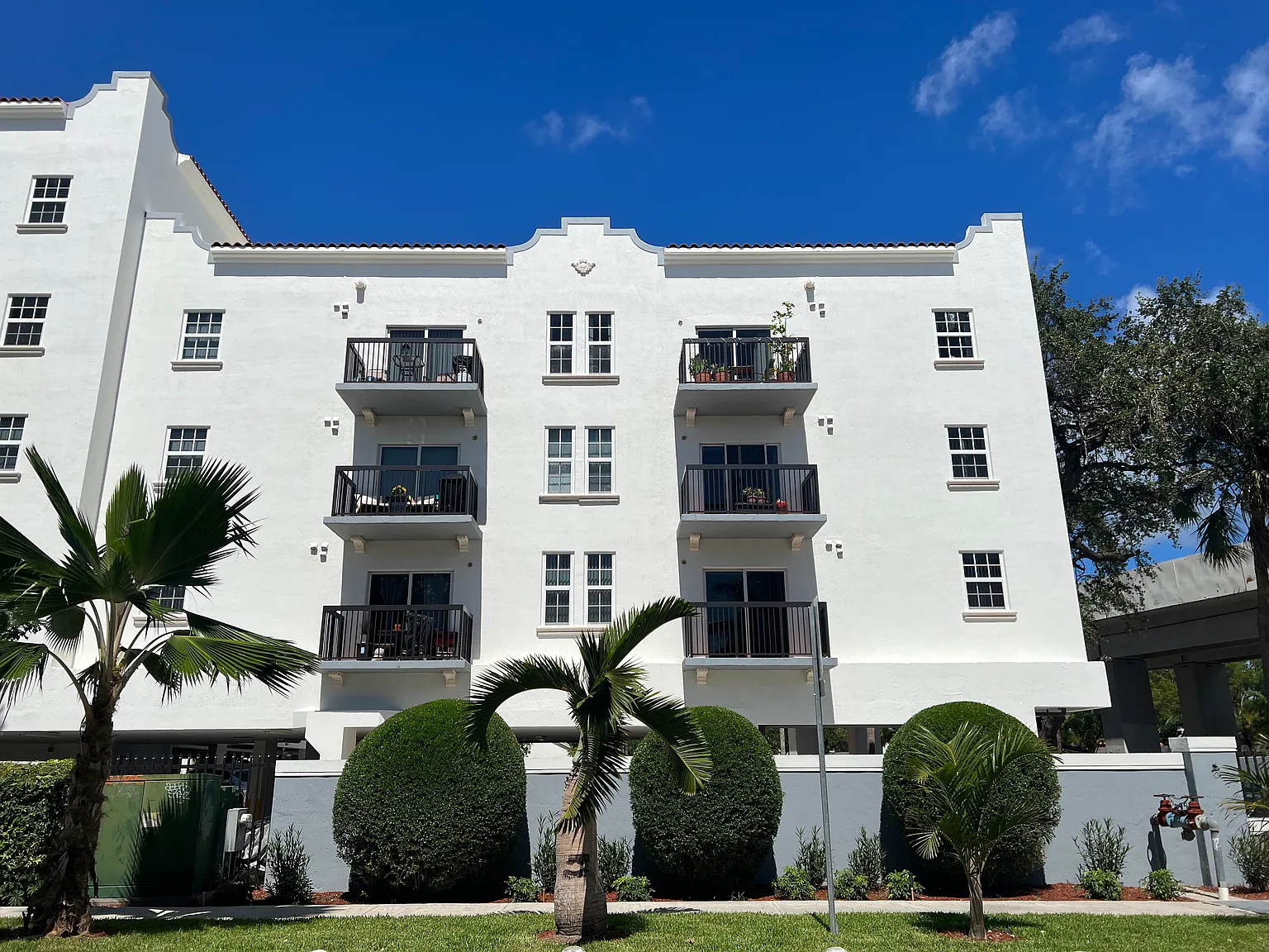 2 bed, 950 sqft, $2,400 — Photo 4