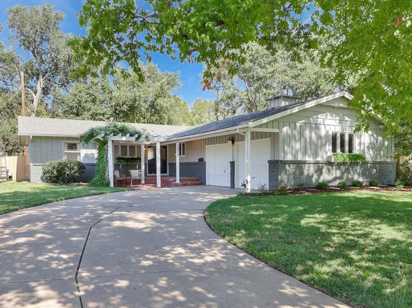 1471 N Stratford Ln, Wichita, KS 67206