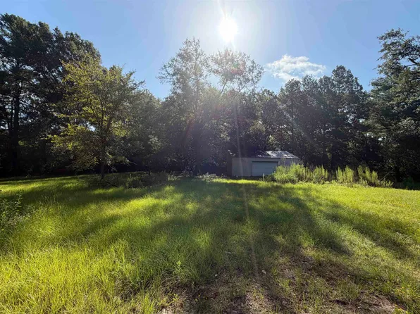 109 S Shell St, Overton, TX 75684