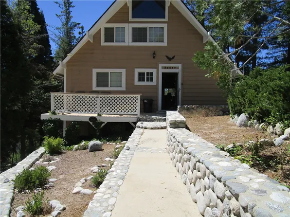 26614 Hillcrest Ln, Lake Arrowhead, CA 92352