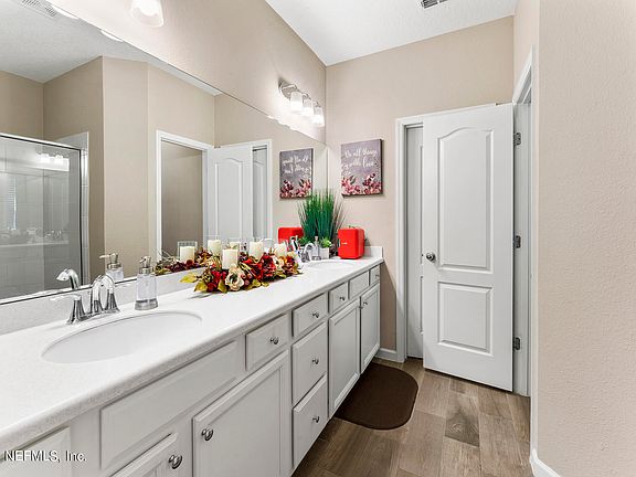 4th image of 1175 Kendall Dr