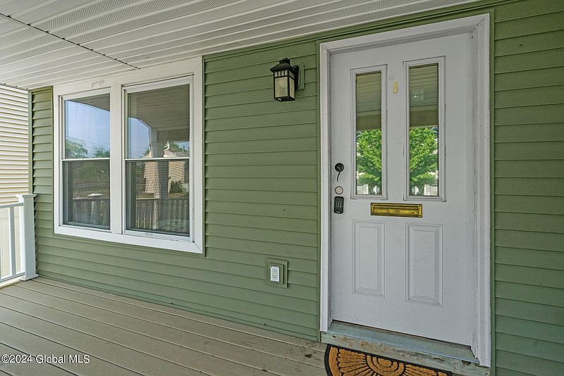 5th image of 424 Chadwick Road