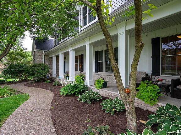 4th image of 4530 Valley Brook Dr