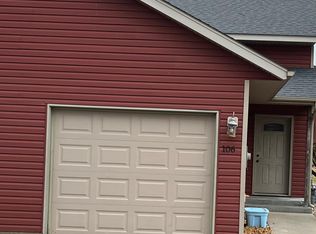106 Valley Ln, Eagle Lake, MN 56024