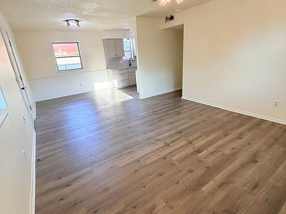 4th image of 724 N B St