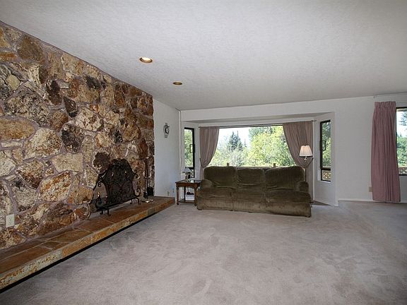 5th image of 7018 55th Ave NE