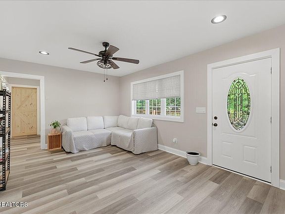 5th image of 508 Ozark Rd