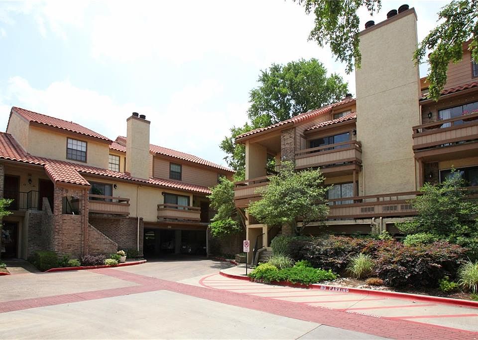 1st image of 7640 W Greenway Blvd APT 4B