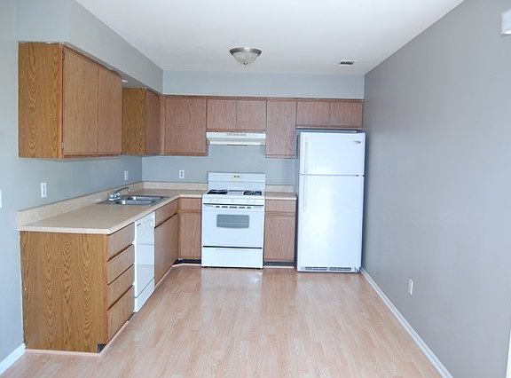 4th image of 450 Echo Ln APT C