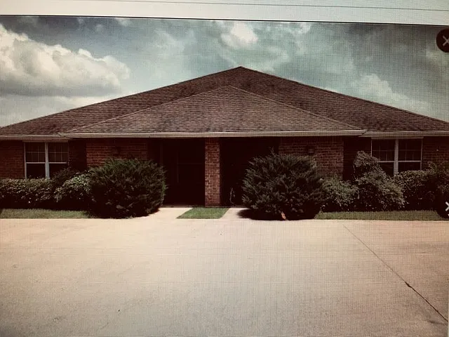 3 bed, 1338 sqft, $1,450 — Photo 1