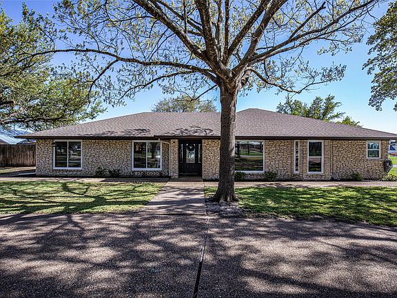 2nd image of 735 Willow Grove Rd