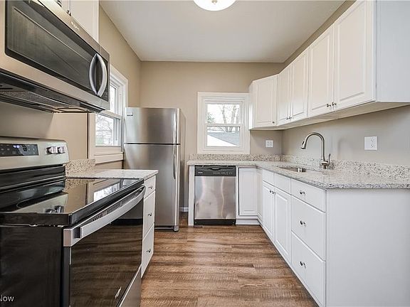 3rd image of 1599 Orchard Grove Ave