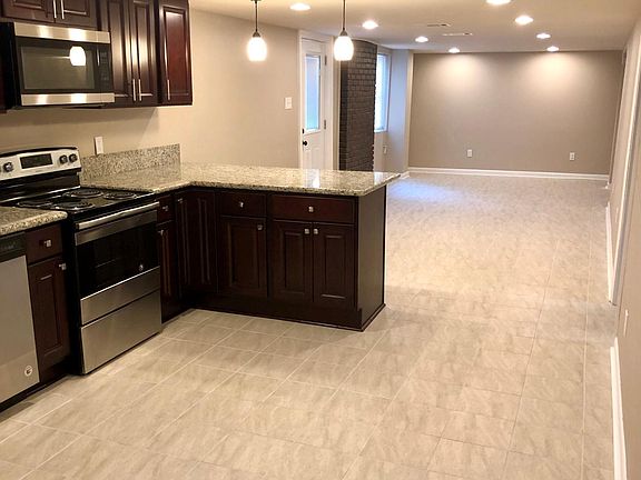 5th image of 4219 Fontainebleau Dr #B