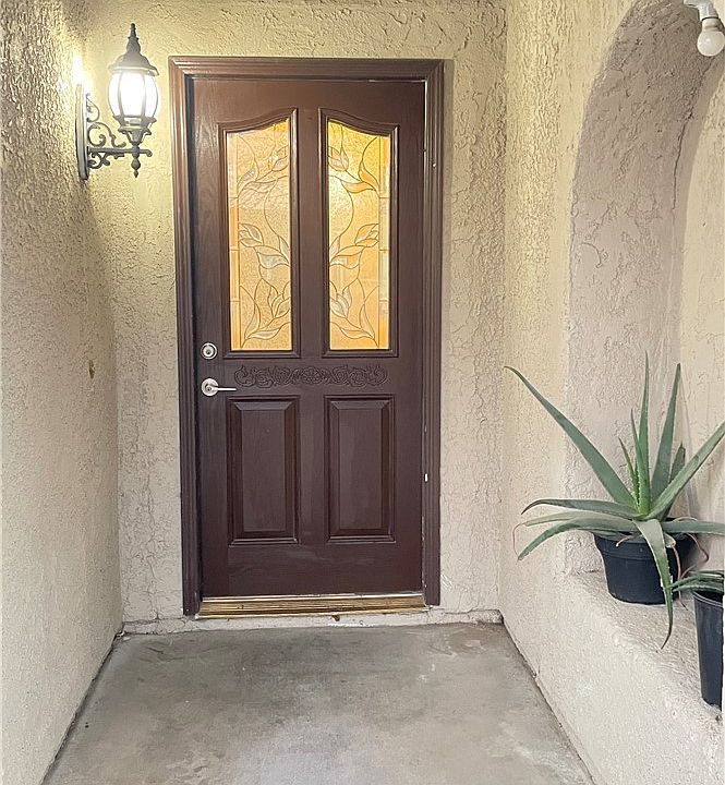 1st image of 14425 Manzano Rd