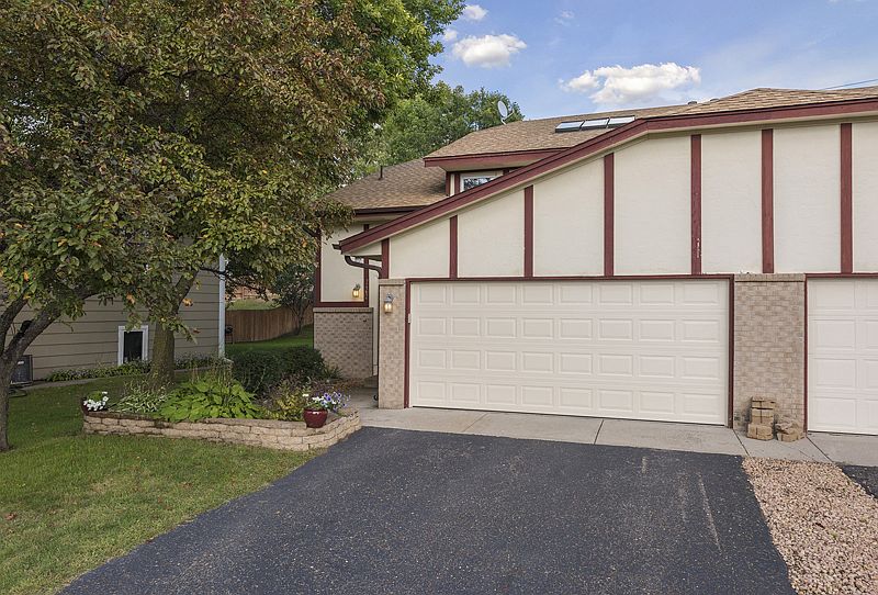 1st image of 7462 Vinewood Ln N