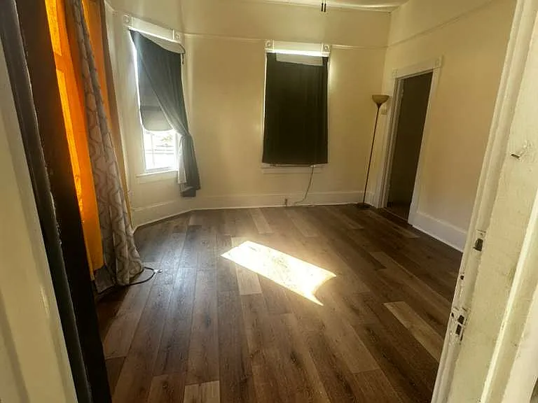 260 Nordina St #B — Photo 4