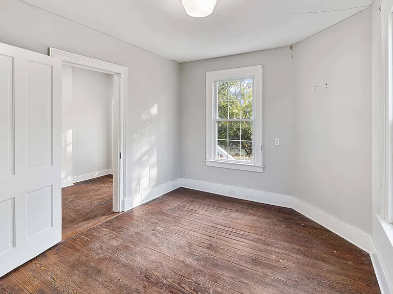 2054 Walton Way — Photo 9
