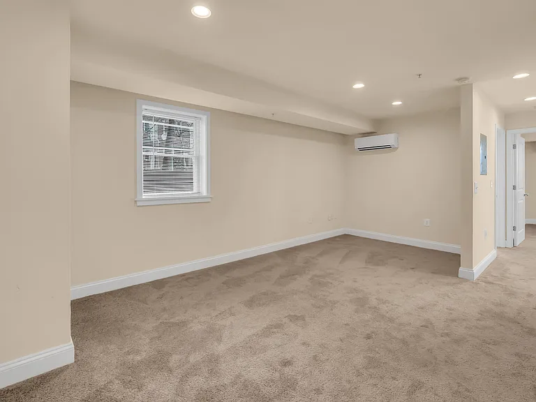 1825 Maryland Avenue — Photo 12