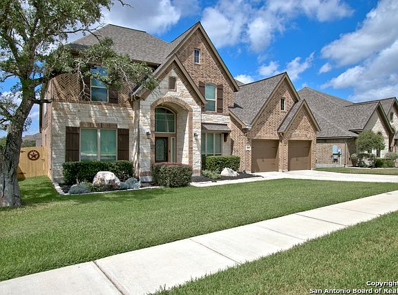 2nd image of 589 Oak Brook Dr