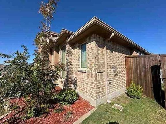 3rd image of 1721 Emma Pearl Ln
