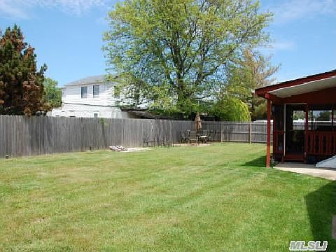 3rd image of 48 W Belle Terre Ave