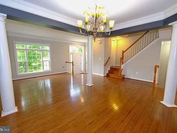 5th image of 23123 Yellowwood Dr