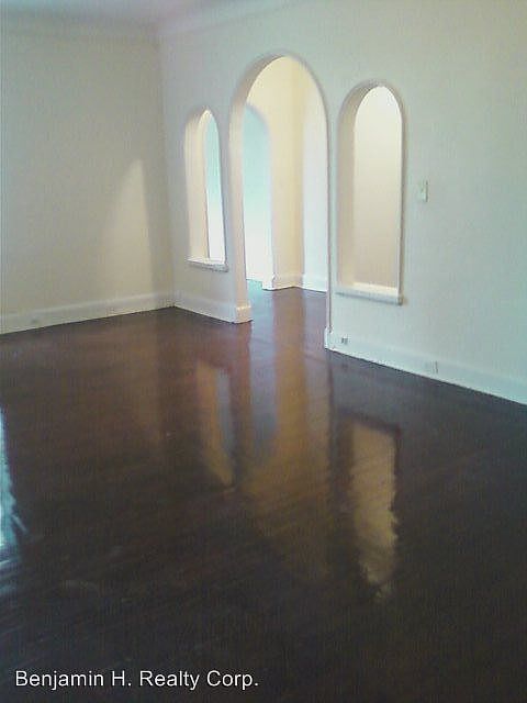 2nd image of 111 Halsted St APT 403