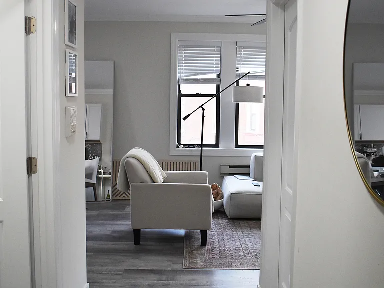 839 W Cornelia Ave #2N — Photo 5