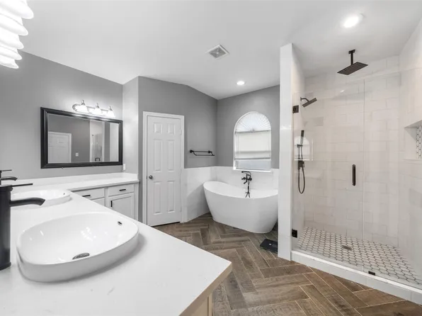 718 S Diamondhead Blvd, Crosby, TX 77532