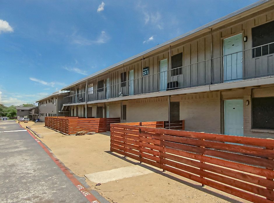 1st image of 100 N Randolph Dr APT 252