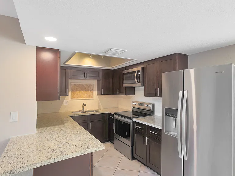 7402 E Carefree Dr #210 — Photo 2