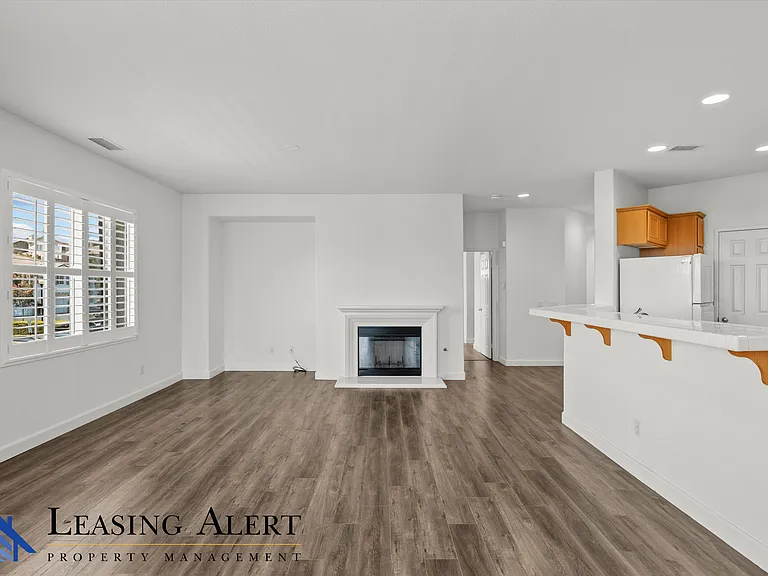 24320 Lorenzo Ln — Photo 7