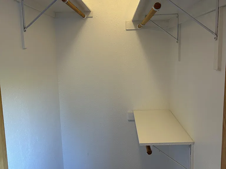 3240 E Capitol Ave — Photo 22
