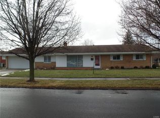 302 Robin Hood Ln, Troy, OH 45373