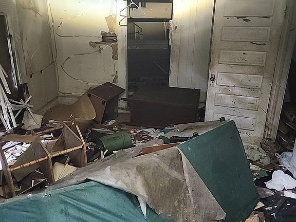 5th image of 1501 S Holt St
