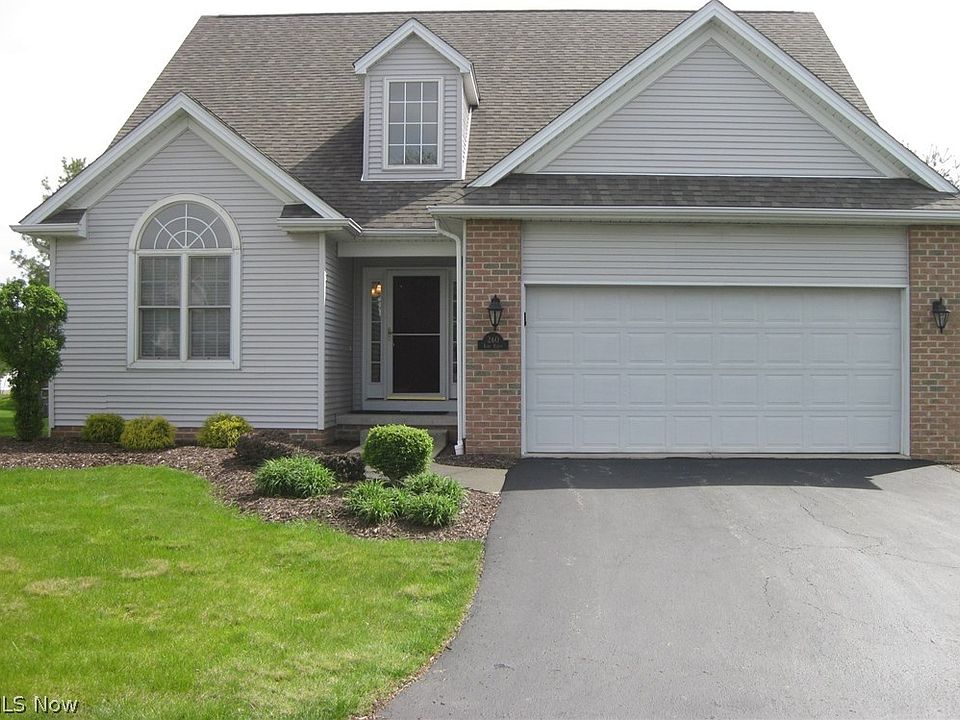 1st image of 260 Lake Pointe Cir